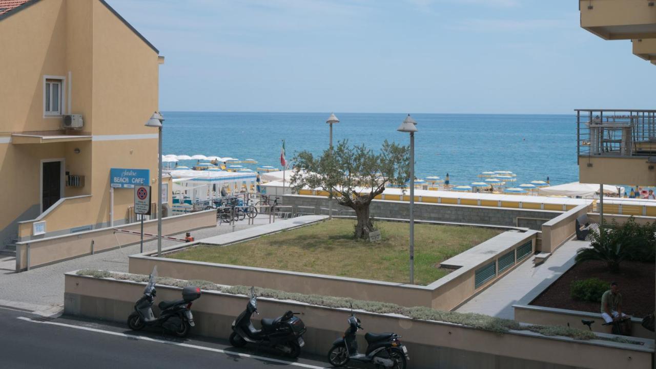 Babyaccommodation Family Experience IV Pietra Ligure Exteriér fotografie